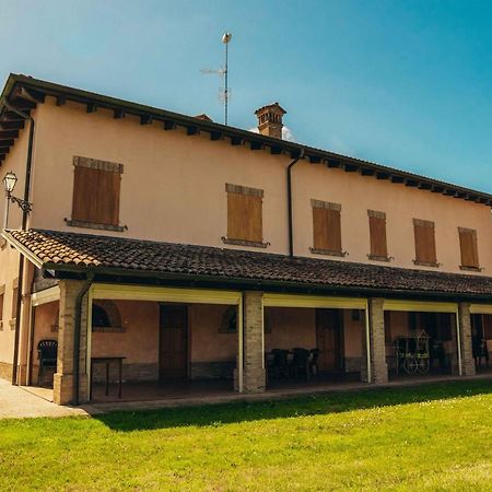 Agriturismo Garzole 卡斯泰凡艾米利亚 外观 照片
