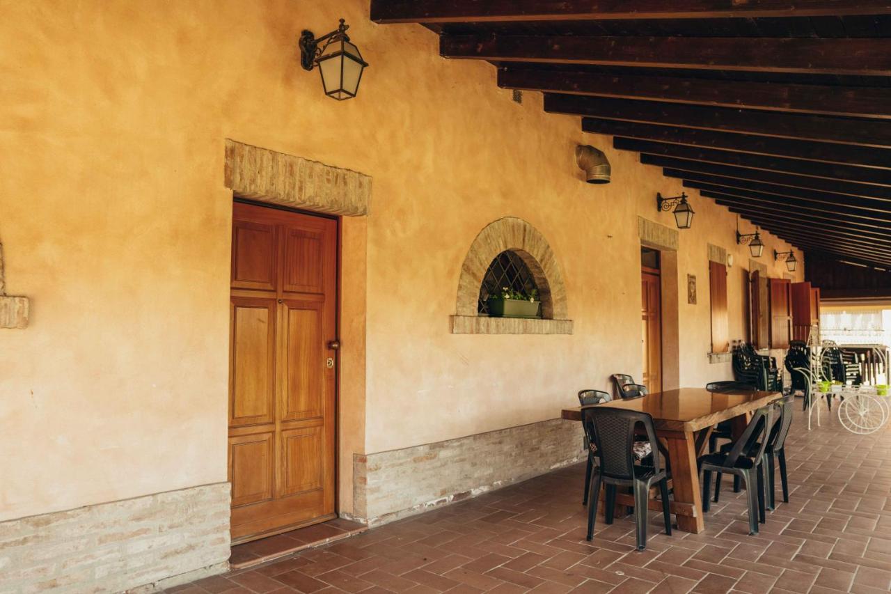 Agriturismo Garzole 卡斯泰凡艾米利亚 外观 照片